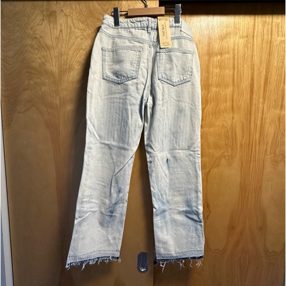 The Sky High Rise Straight Leg Jeans - Picture 4 of 6